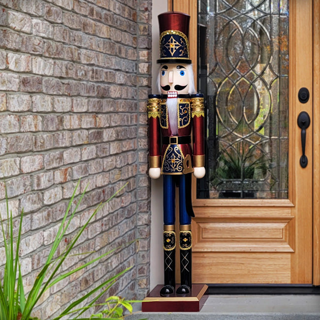 Large outlet Nutcracker