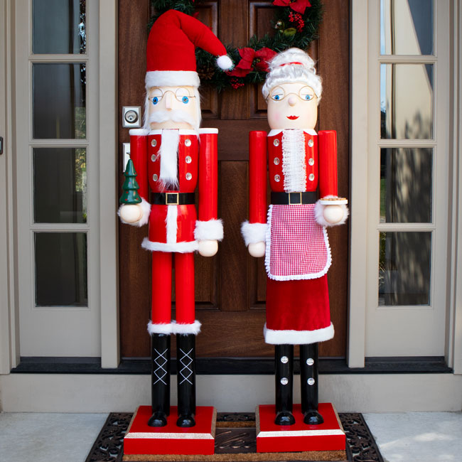 GIANT Nutcracker Mr. & Mrs. Claus Set